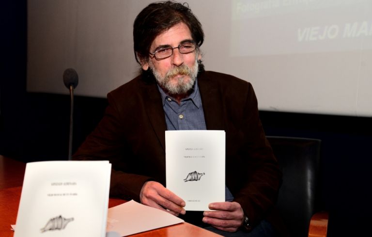 El periodista Gonzalo Almenara presenta su 