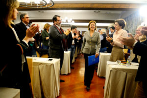 Cospedal aplaudida en el PP.