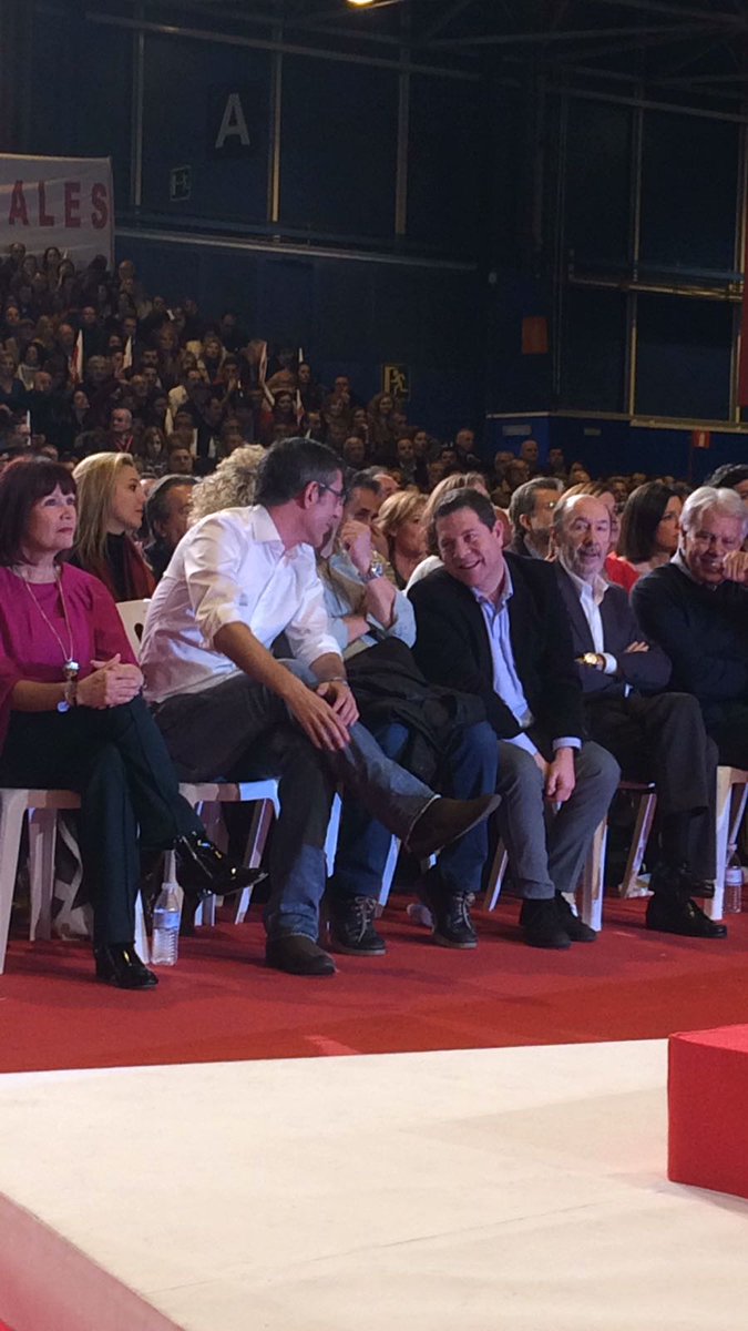 Page en la presentación de Susana Díaz.