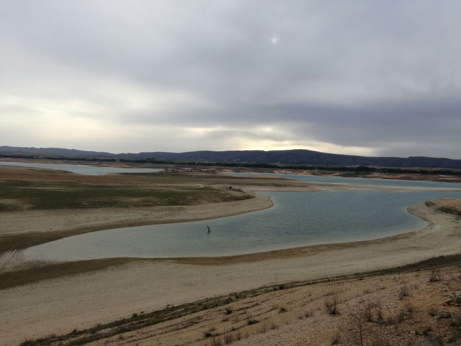 El embalse de Buendía desde Villalba del Rey (Cuenca)