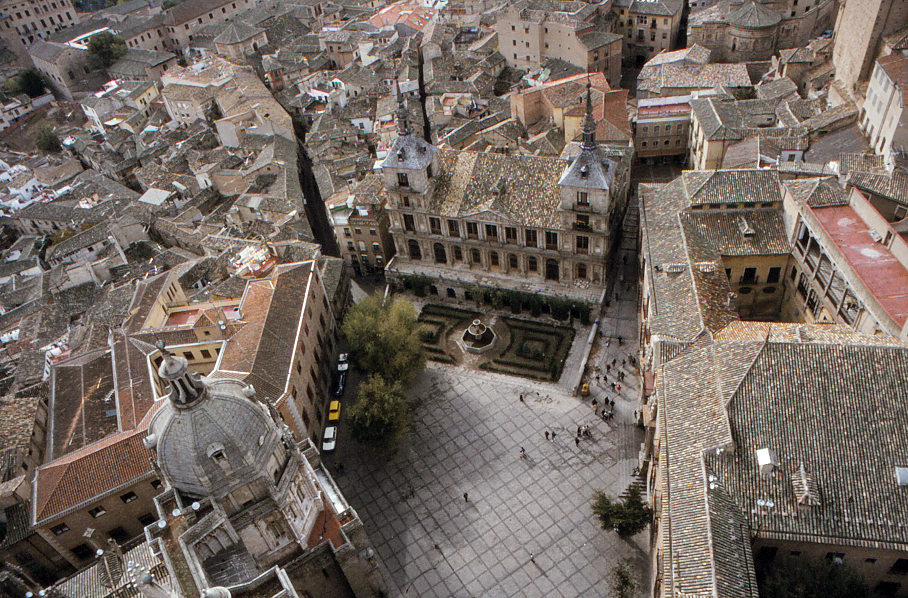Plaza del ayuntamiento de la ciudad de Toledo, del archivo de Rufino Miranda.