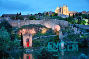 San Juan de los Reyes y Puente San Martín noche