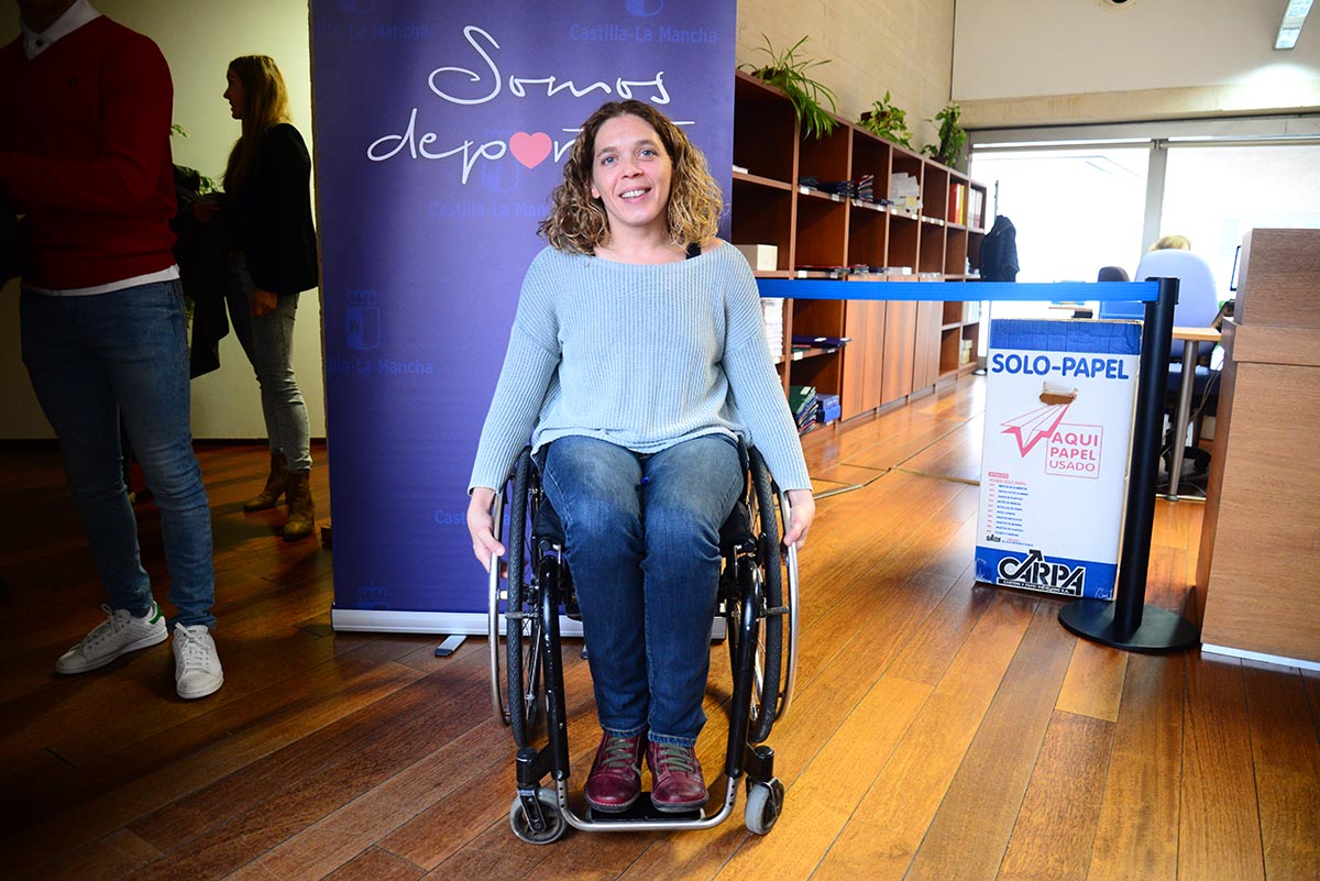 Esther Torres, una triunfadora en baloncesto en silla de ruedas y parabádminton