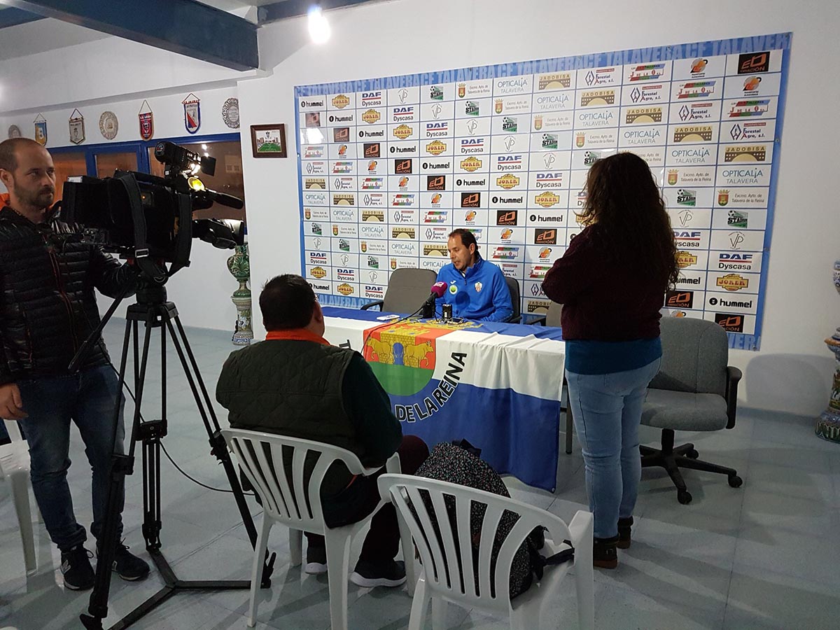 José Luis Sepúlveda, técnico del Pedroñeras, que arrancó un punto al Talavera