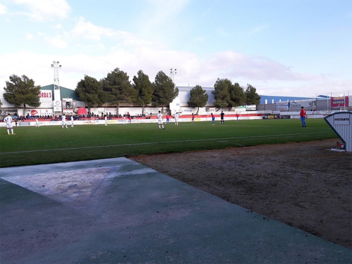 La Roda, más colista tras caer contra el Linense (foto de otro partido)