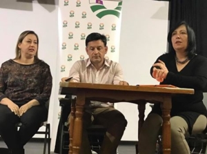 En el centro, el secretario general de UPA CLM, Julian Morcillo