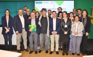 Antonio Fontanini imparte una clase dentro del "Programa Alumni" de la Caja Rural de Castilla-La Mancha.