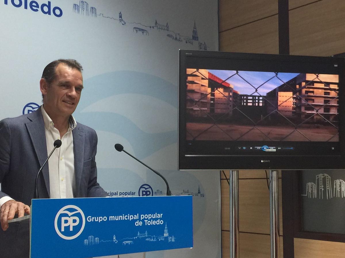 López Gamarra ha insistido en que el Hospital aún carece de licencia para construir