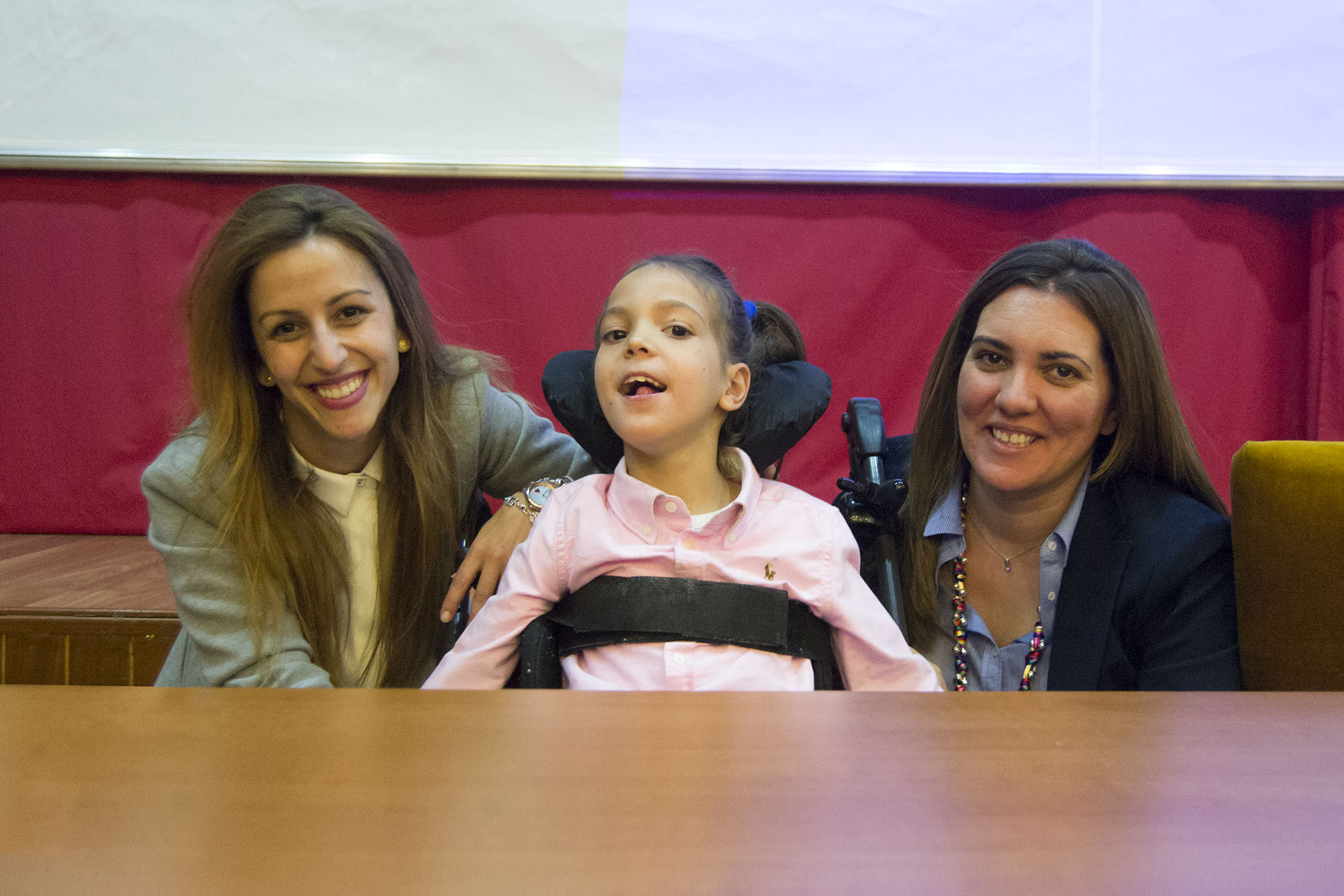 Miradas que hablan, Gema junto a su madre y su logopeda