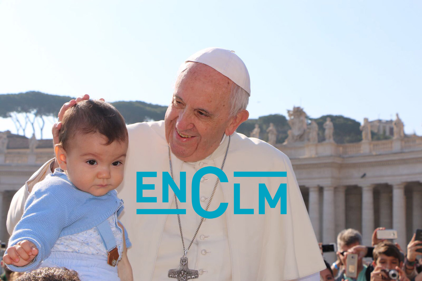 El Papa Francisco mira con un gesto muy cariñoso a Gonzalín