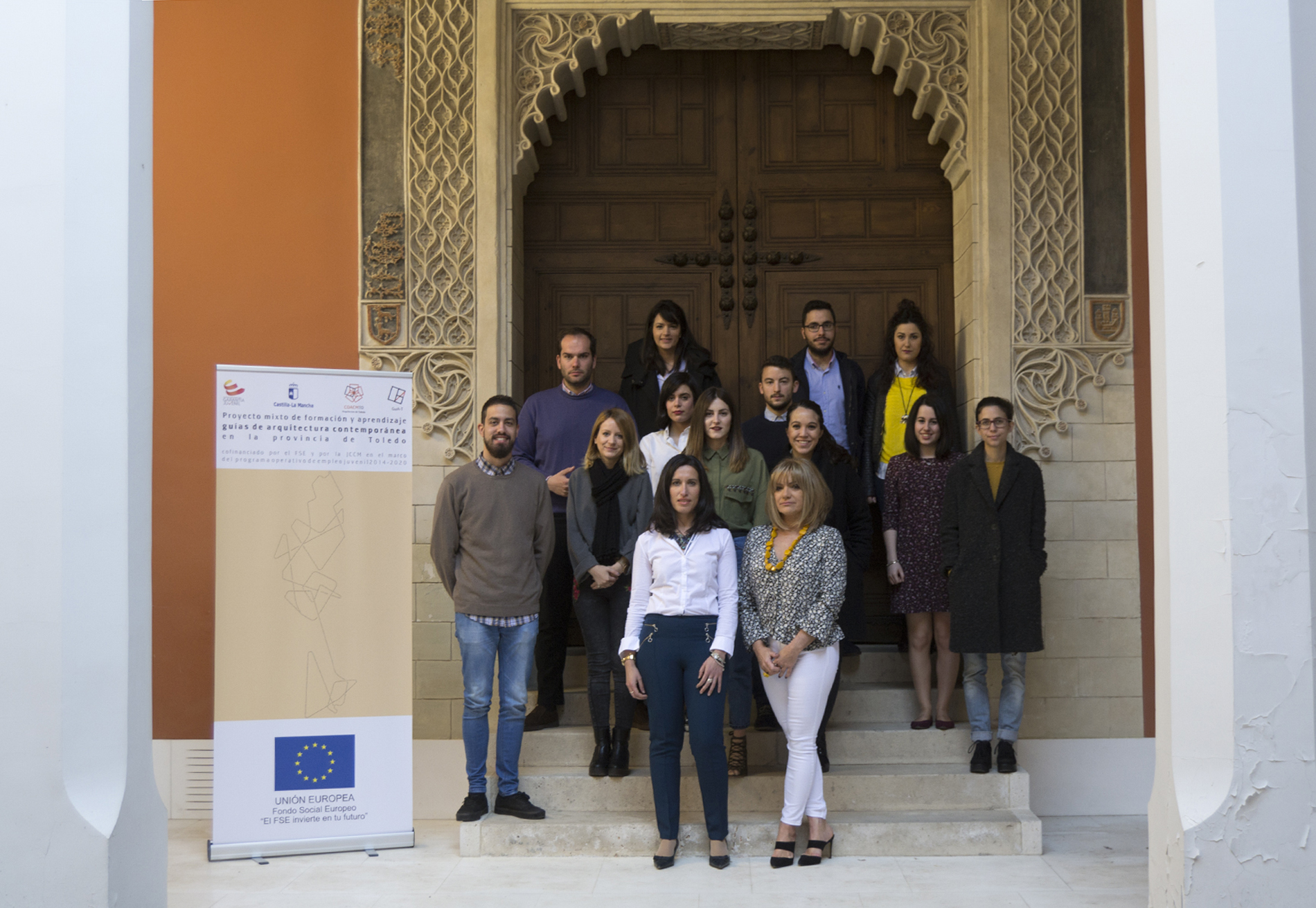 Jóvenes licenciados en el Colegio de Arquitectos de Toledo.