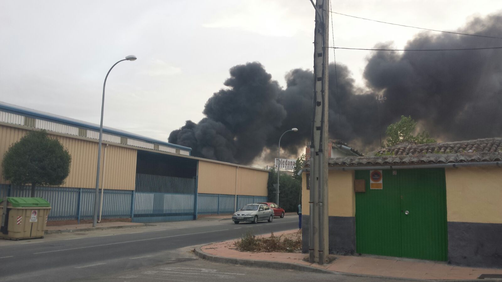 Incendio de una nave de molduras en Torrijos