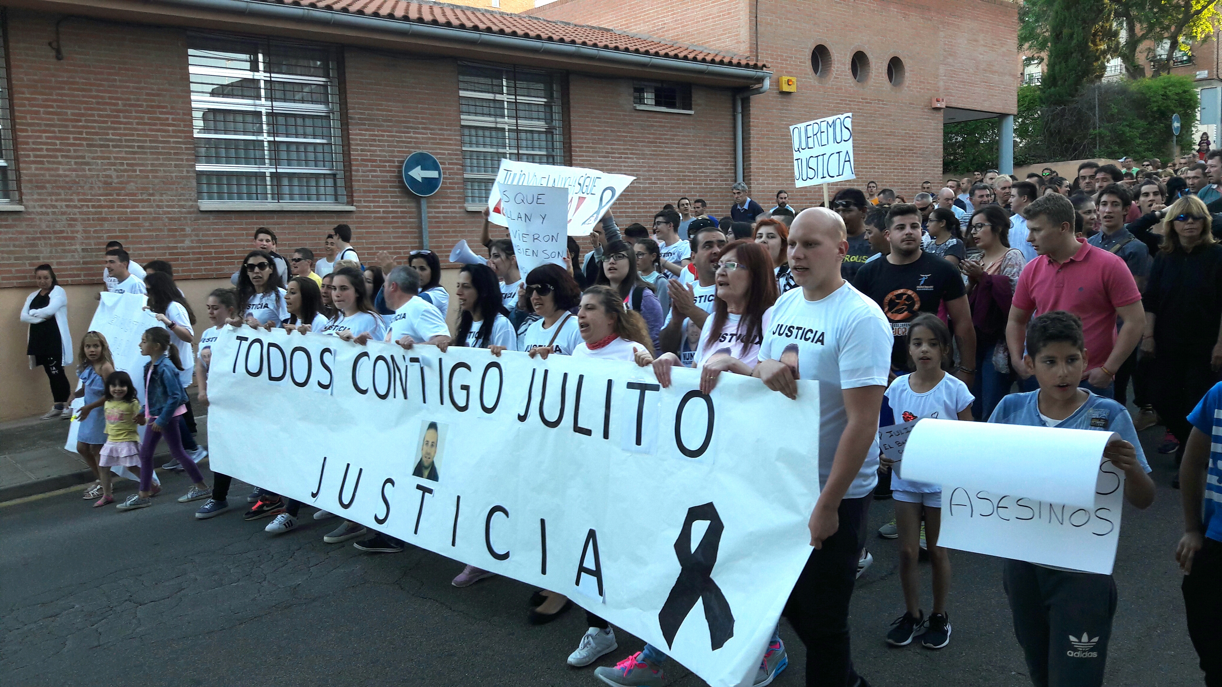 "Justicia para Julito" gritaban los vecinos de Santa Bárbara