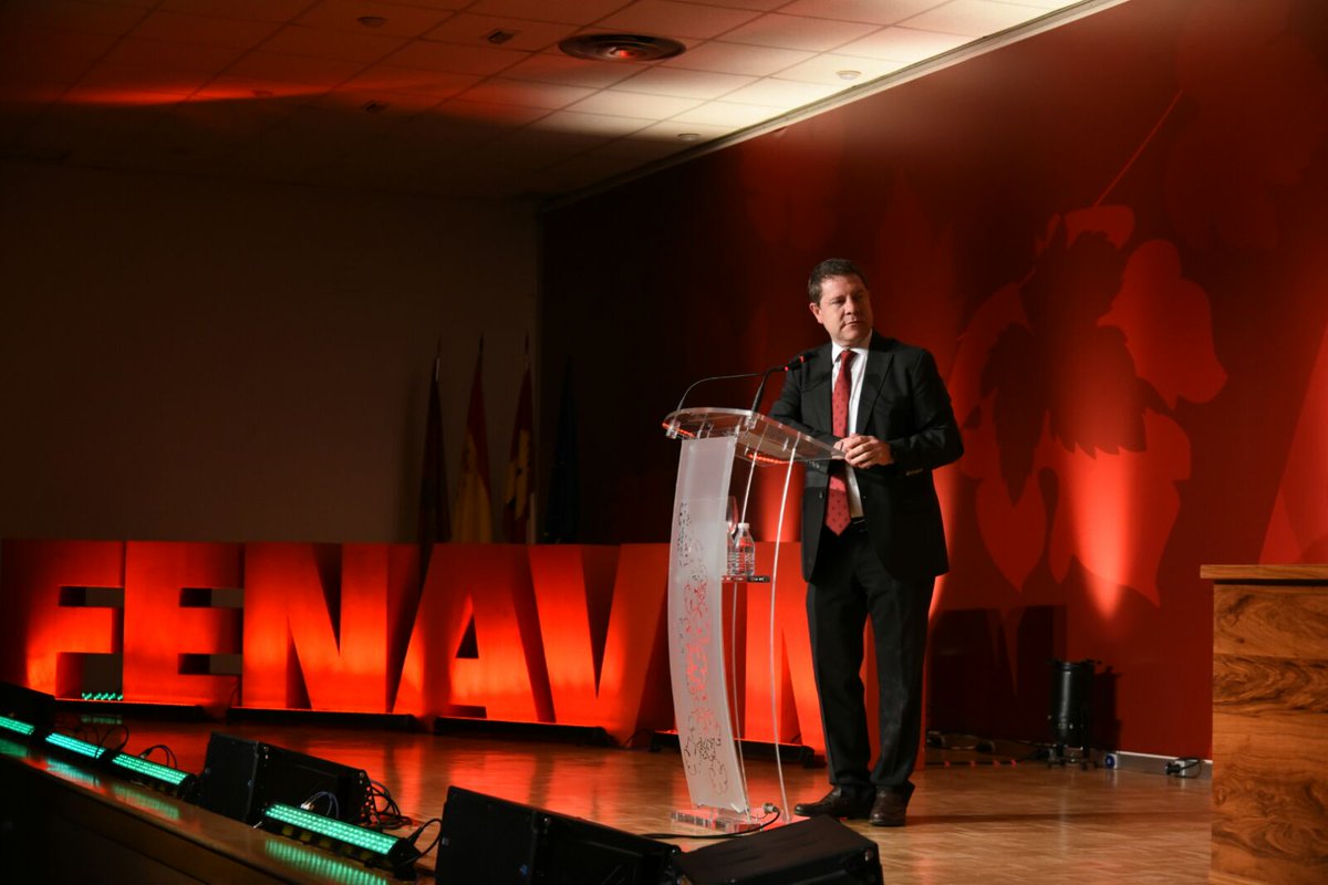 El presidente de Castilla-La Mancha, Emiliano García-Page, en la presentación de Fenavin, sector del vino