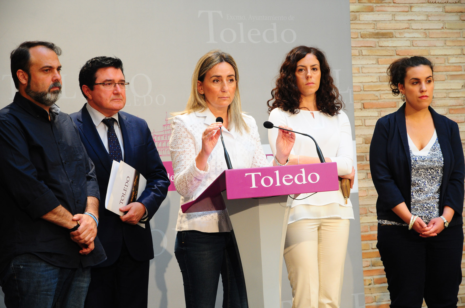 Tolón presenta la Estrategia de Desarrollo Urbano Sostenible e Integrado (EDUSI) en Toledo.