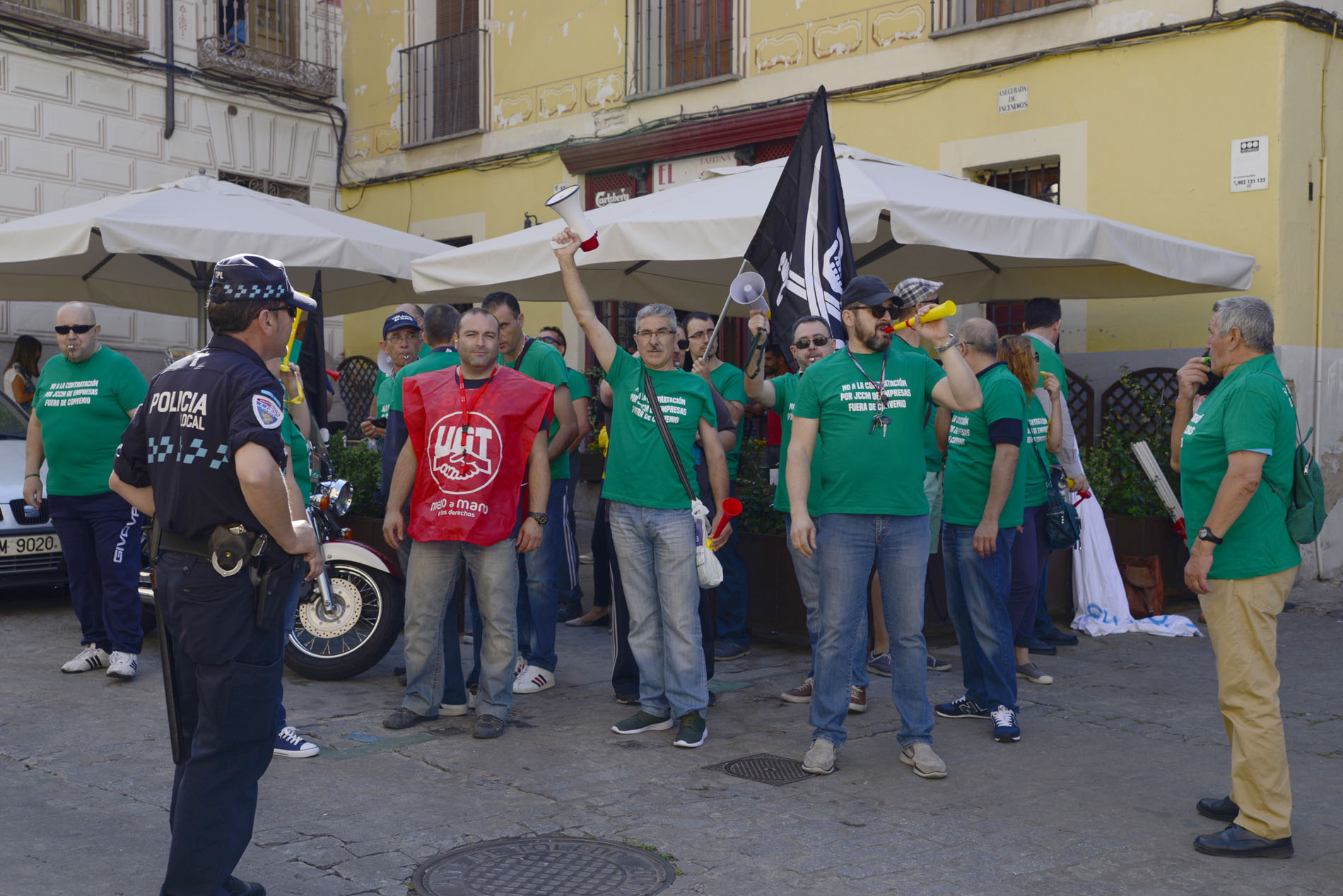 Los vigilantes de seguridad, protestando ante Hacienda