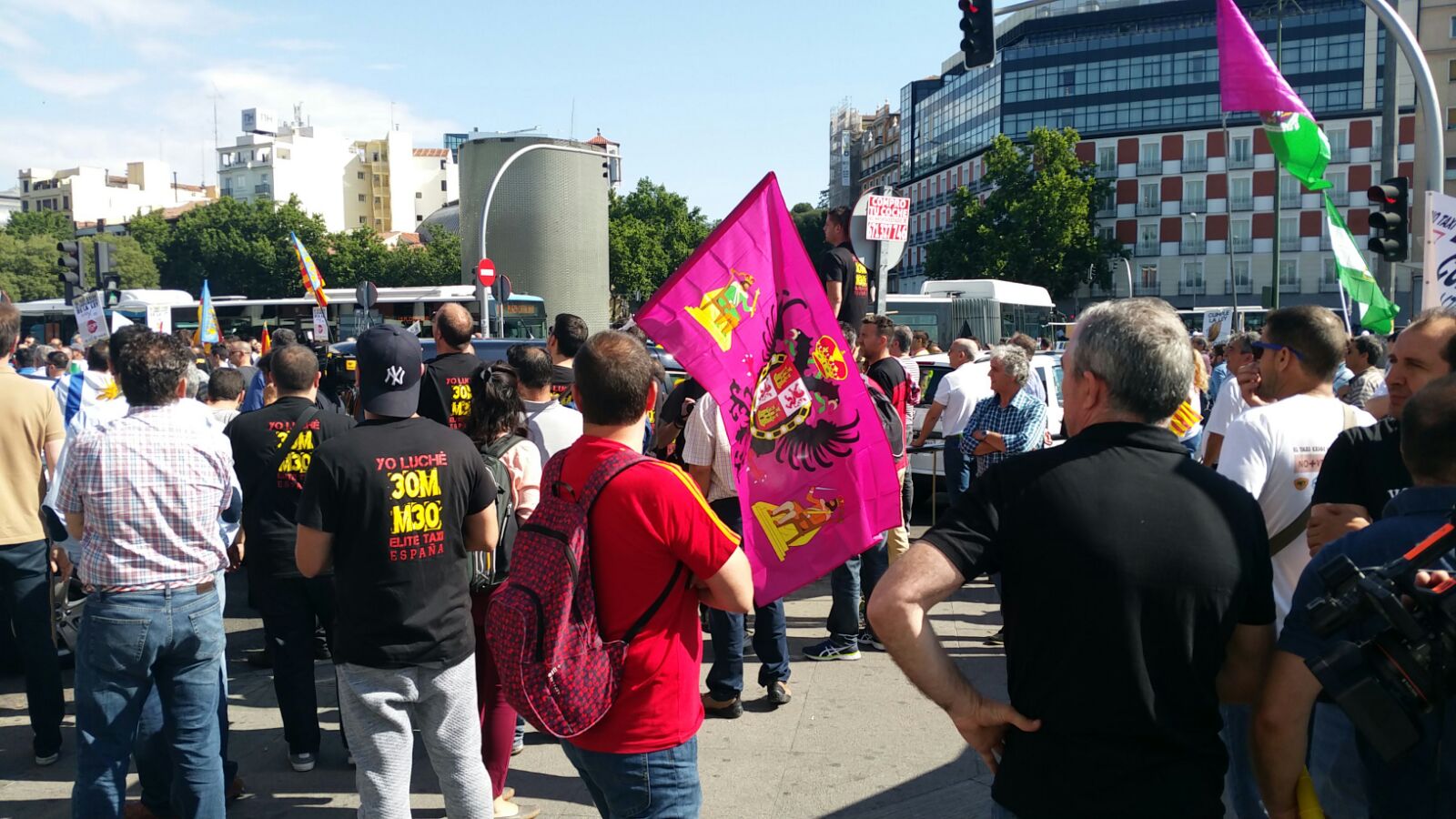 Taxistas castellano-manchegos en la concentración de Madrid. Uber y Cabify