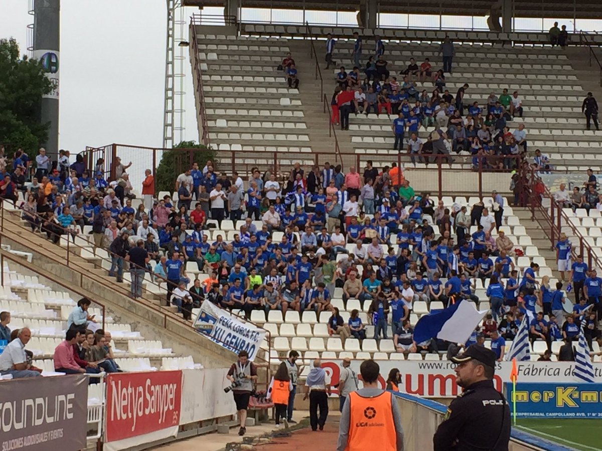 Afición del Lorca en el Carlos Belmonte