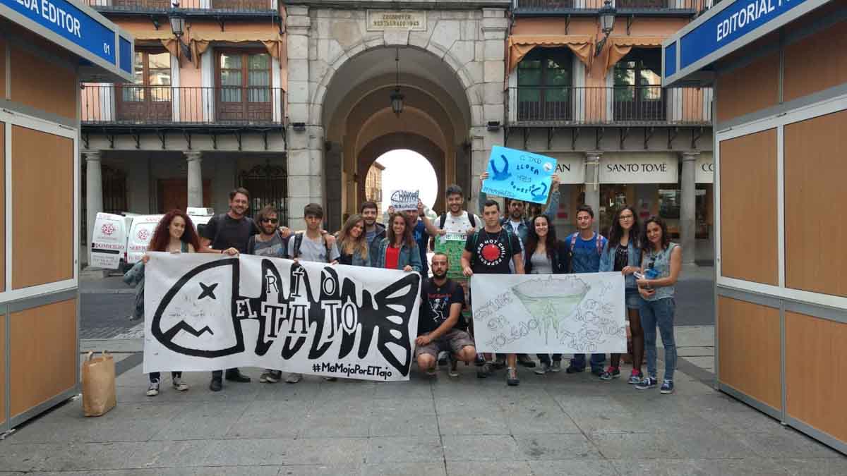 Jóvenes creadores de la iniciativa #MeMojoPorElTajo.