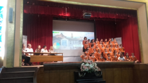 Los alumnos del Divina Pastora han aprendido el lenguaje de signos para comunicarse con Sara