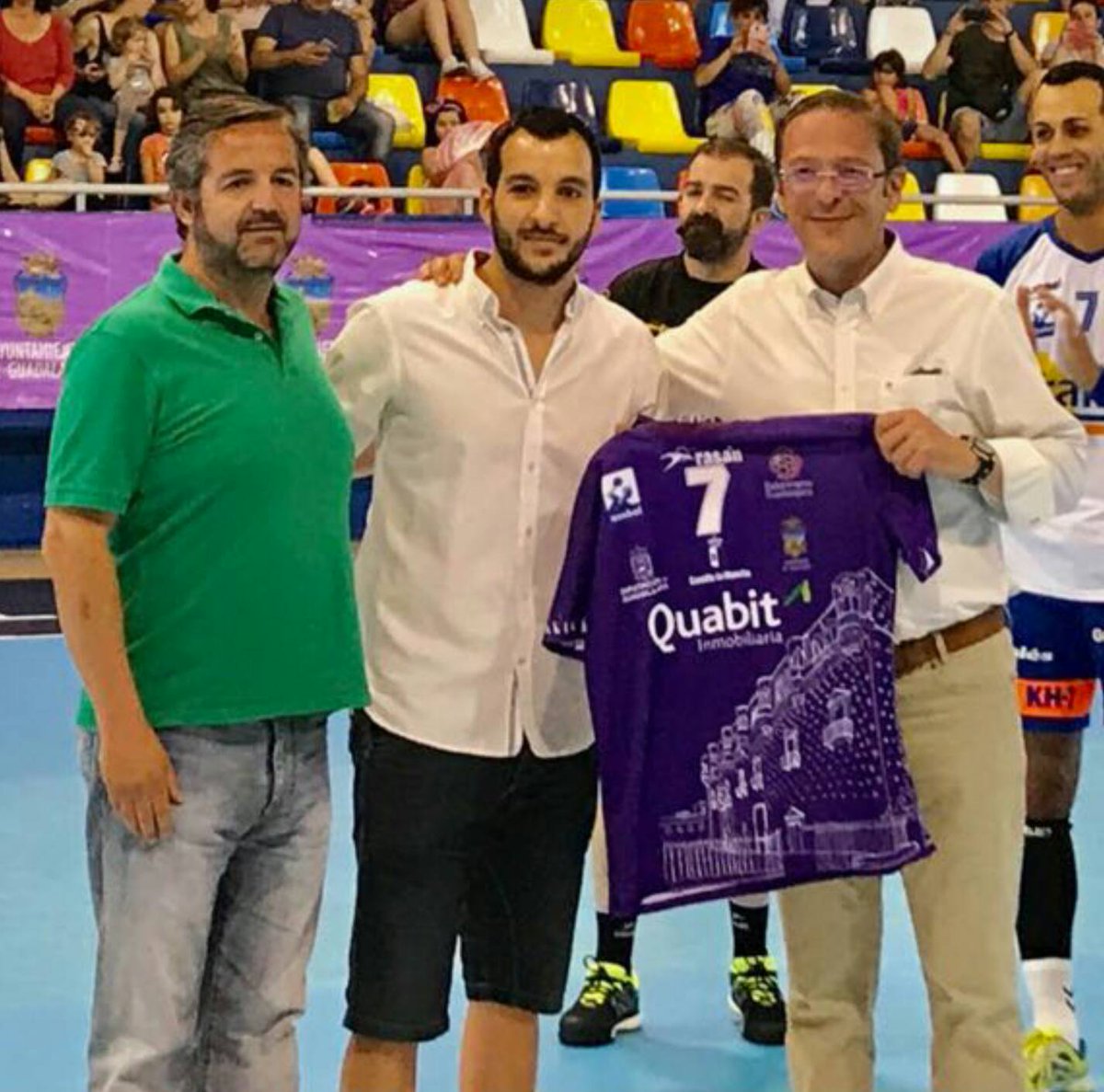 Edu Reig fue homenajeado por el BM Guadalajara