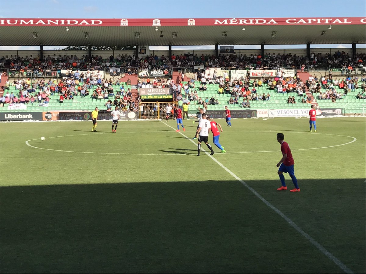 El Mérida despidió a la Roda de la Segunda División B