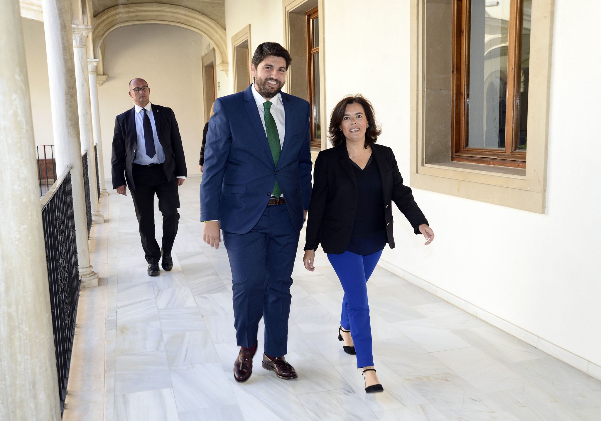 El presidente de la Región de Murcia, Fernado López Miras, junto con la vicepresidenta del Gobierno de España, Soraya Sáez de Santamaría.