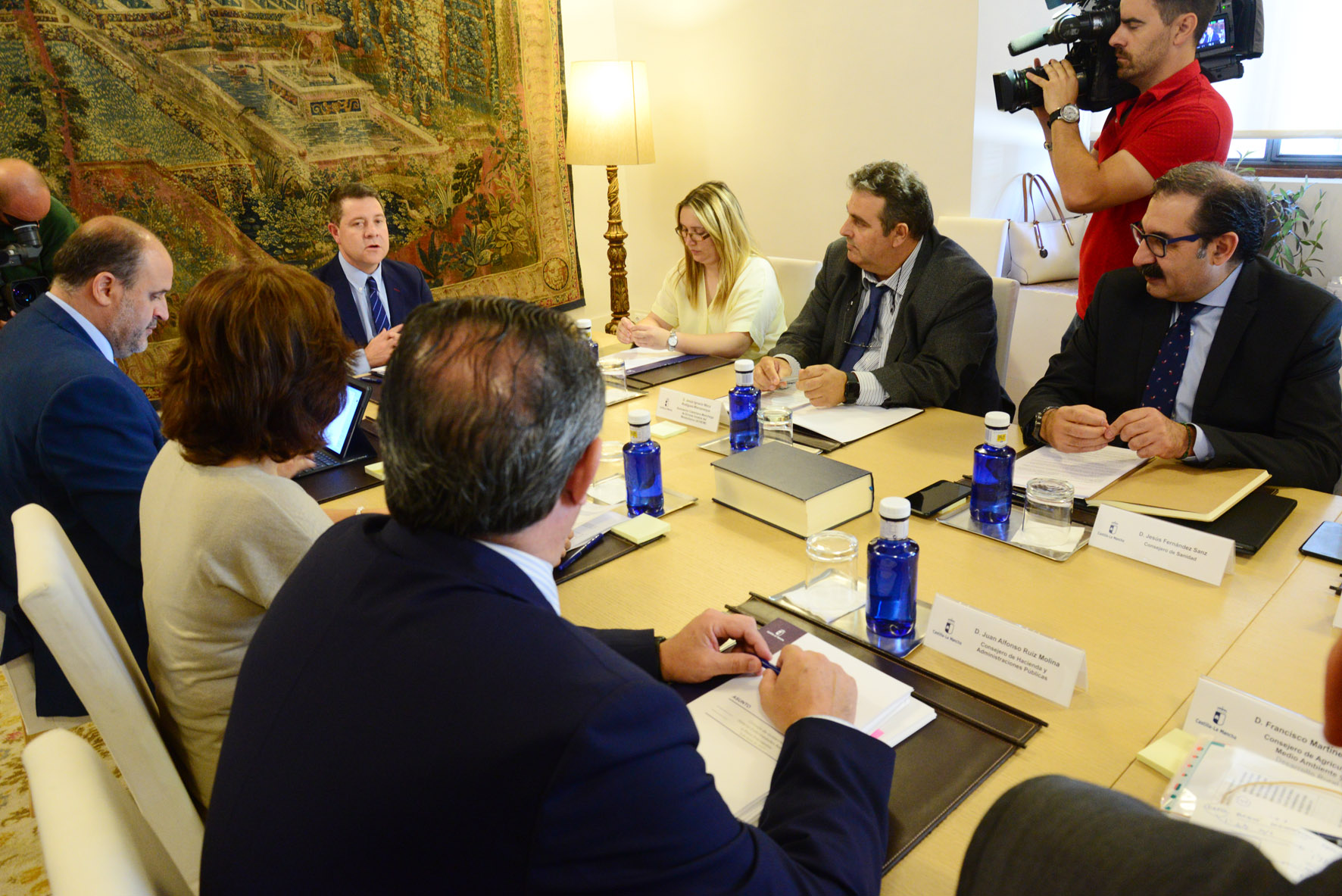 Consejo de Gobierno de Castilla-La Mancha en el Palacio de Fuensalida con representantes de asociaciones de enfermedades raras o minoritarias.