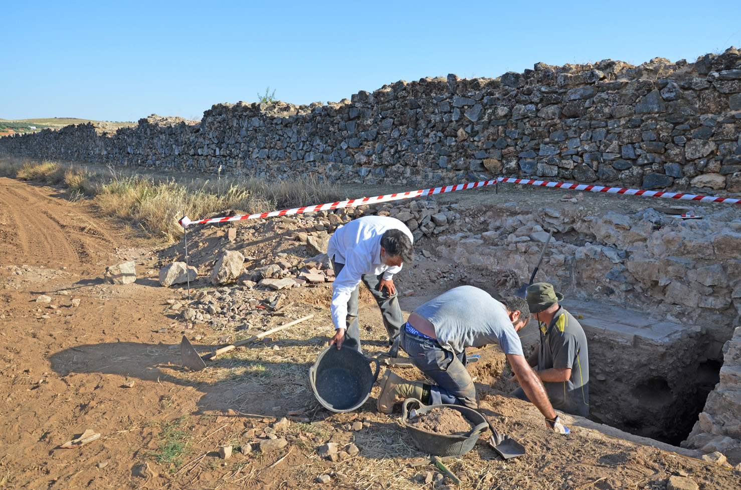 Trabajos de recuperación en la presa romana de Consuegra.