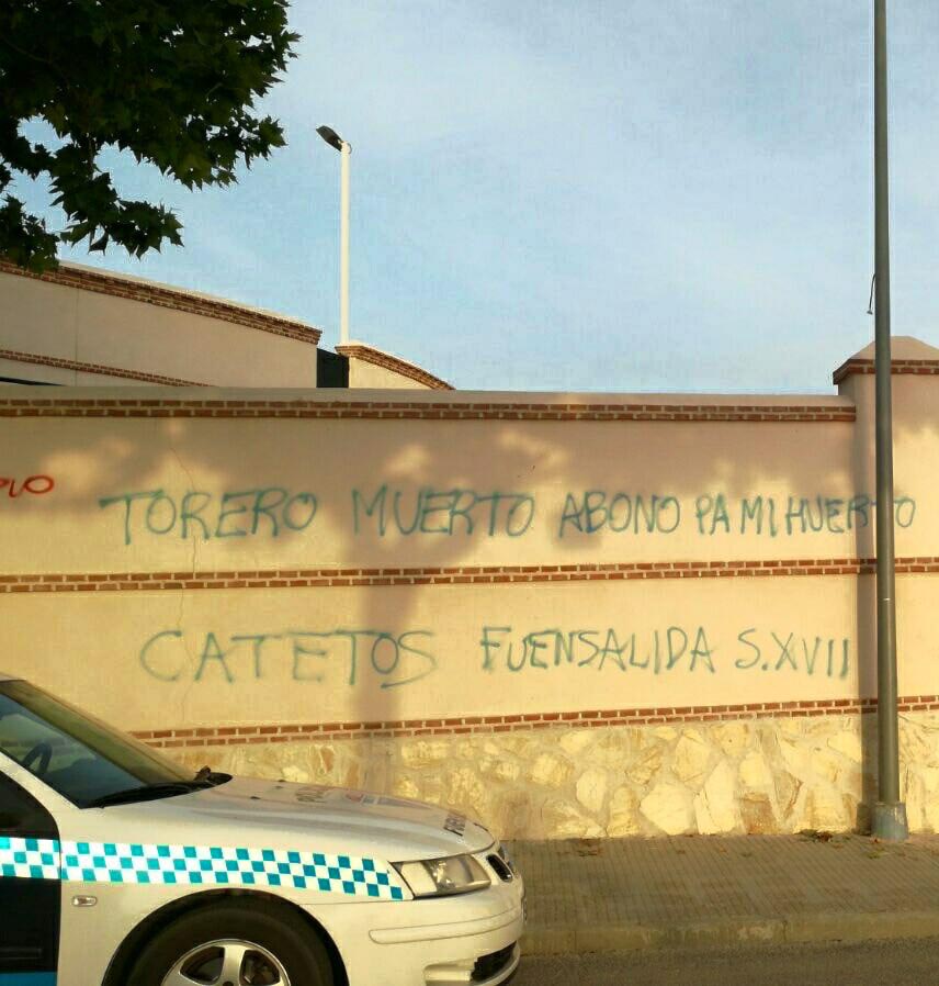 Pintadas en la plaza de toros de Fuensalida.