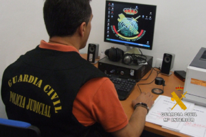 La Guardia Civil previene contra todo tipo de delitos en Internet
