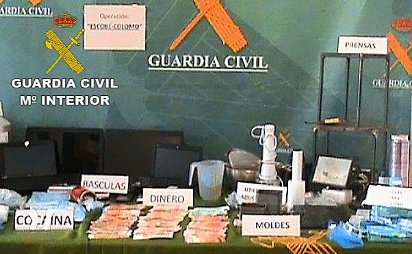 Efectos incautados por la Guardia Civil.