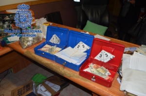 Controlaban a las mujeres a las que obligaban a prostituirse con tarjetas magnéticas