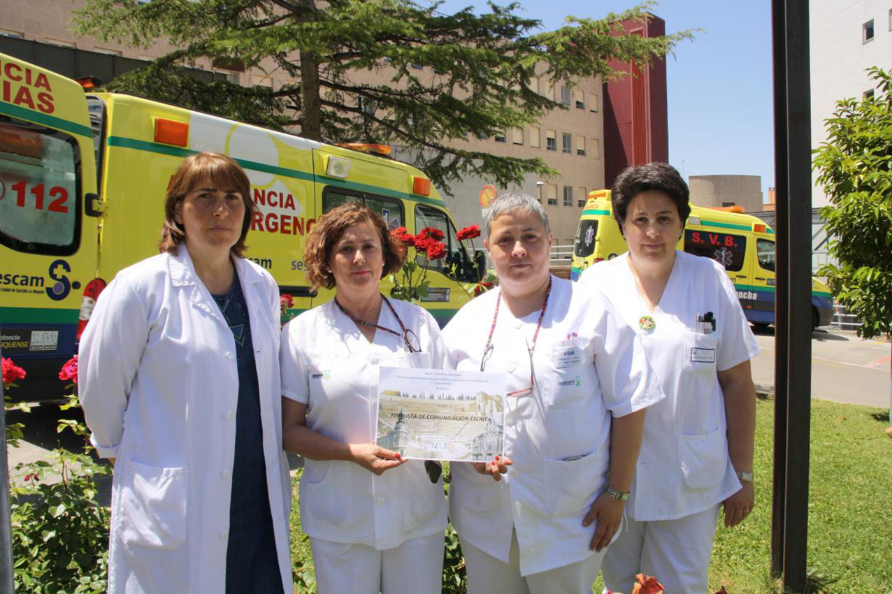 Las cuatro técnicos en cuidados de Enfermería premiadas