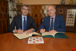 Firma del convenio entre La Diputación de Toledo y Cáritas.