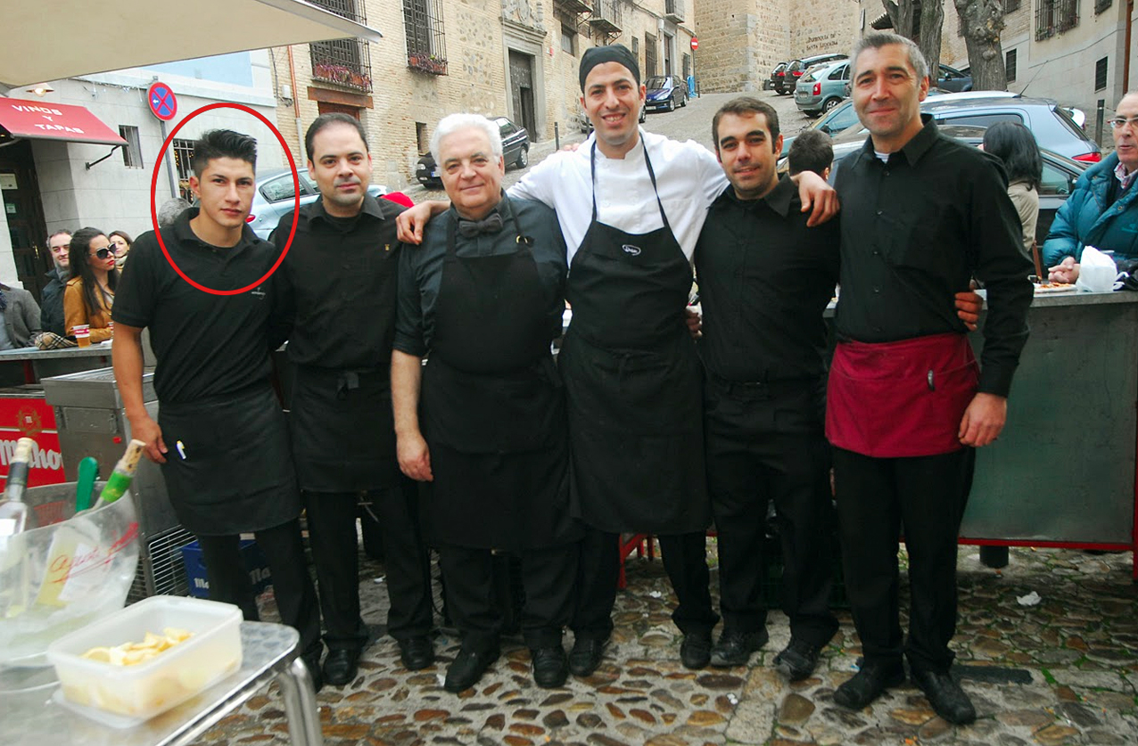 Javi Romero y el equipo de la taberna El Embrujo