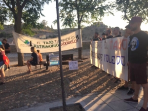 Protesta en Toledo por la situación del Tajo.