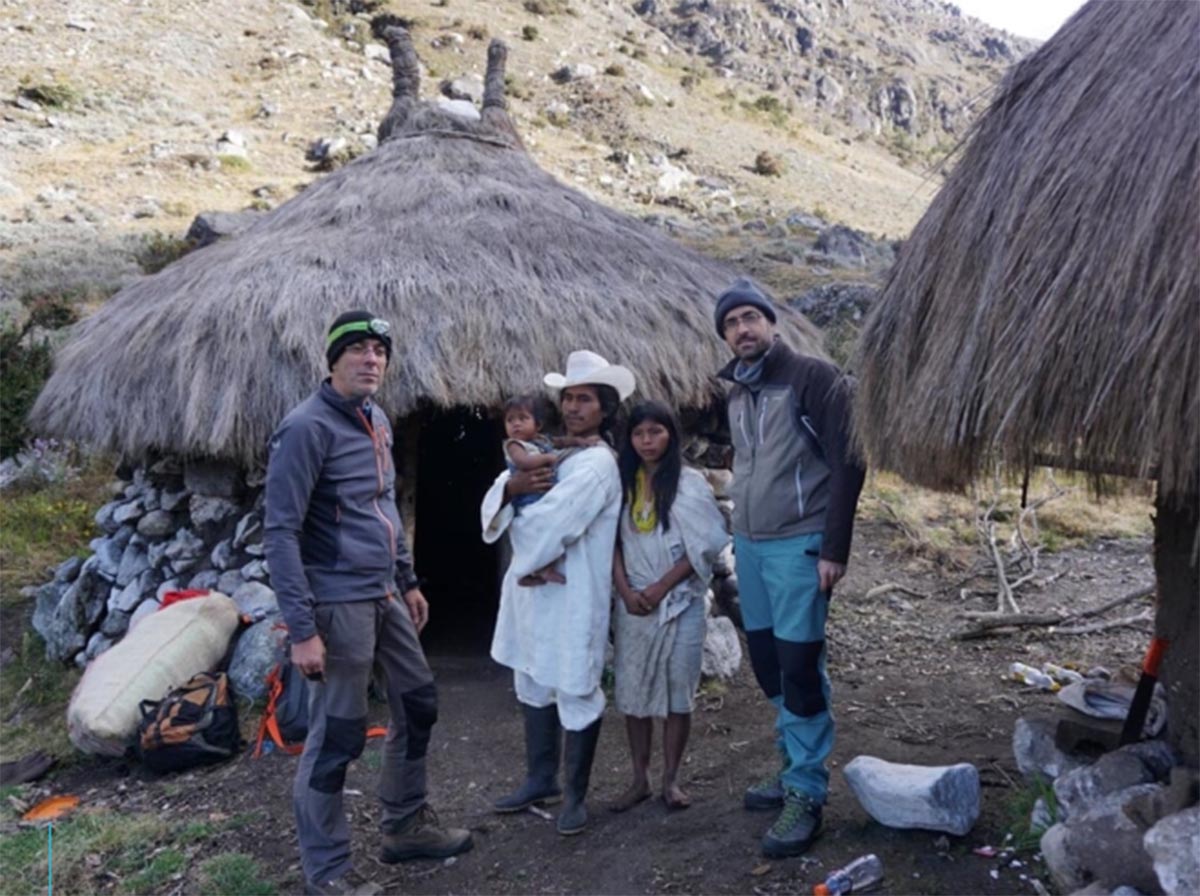 Los Romero, durante su visita a los Kogui