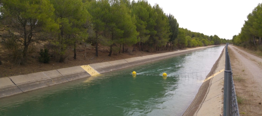 Canal del Trasvase Tajo-Segura a la altura de Carrascosa del Campo (Cuenca) el 30 de septiembre de 2017. Entrepeñas y Buendí. casado