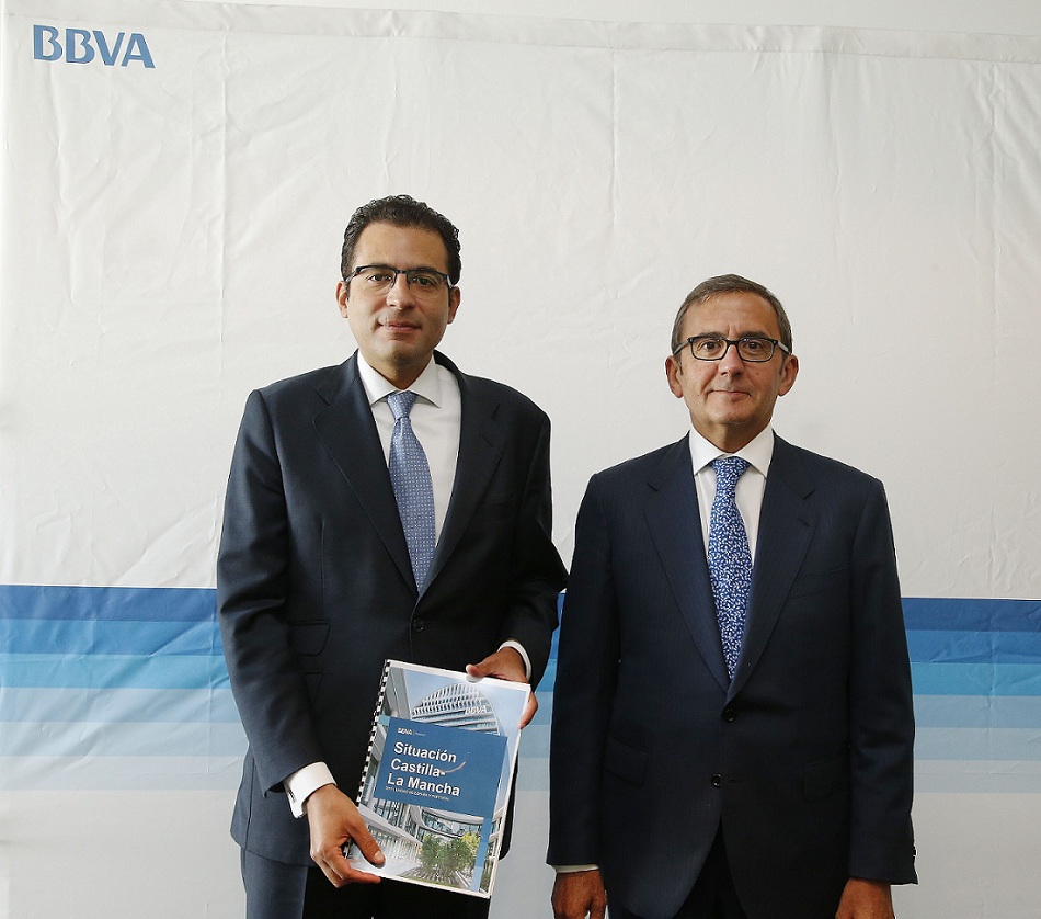 El economista jefe para España de BBVA Research, Miguel Cardoso, y el director de la Territorial Centro de BBVA, Juan Carlos Hidalgo