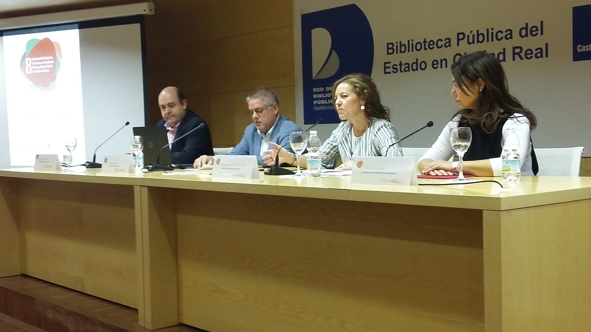 De izquierda a derecha, Braulio Carlés, Enrique Arnanz, Aurelia Sánchez y Pilar Zamora. exclusión social