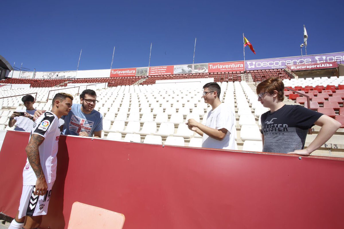 El Albacete Balompié presenta a sus tres últimos fichajes.
