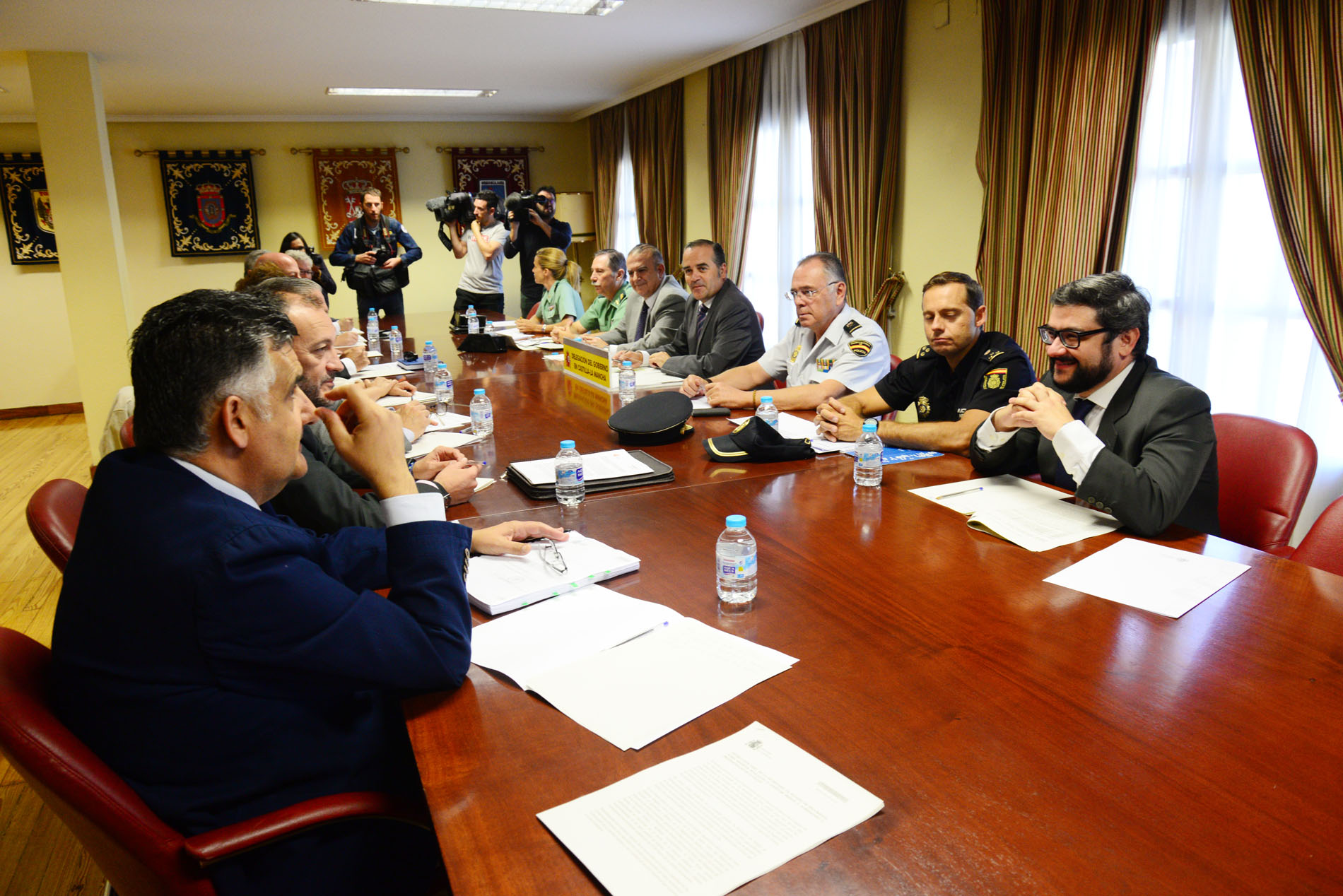 El delegado del Gobierno en Castilla-La Mancha, José Julián Gregorio, se reúne con los presidentes de los Colegios de Médicos y Enfermería de CLM.