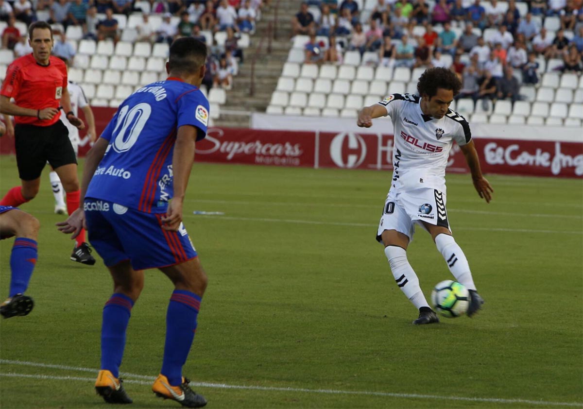 Quim Araujo: con su gol llegó el éxtasis del Alba contra el Oviedo