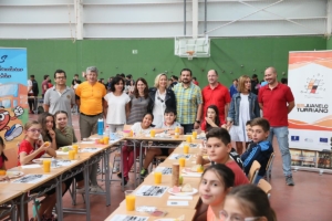 Los escolares de CLM desayunan de forma saludable en la III Semana del Deporte