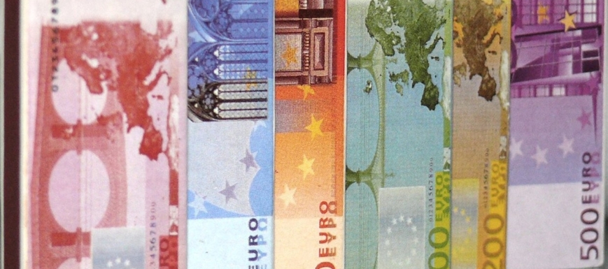 billetes, euro, euros, monedas, dinero. PIB. airef objetivo de déficit deuda pública ceprede