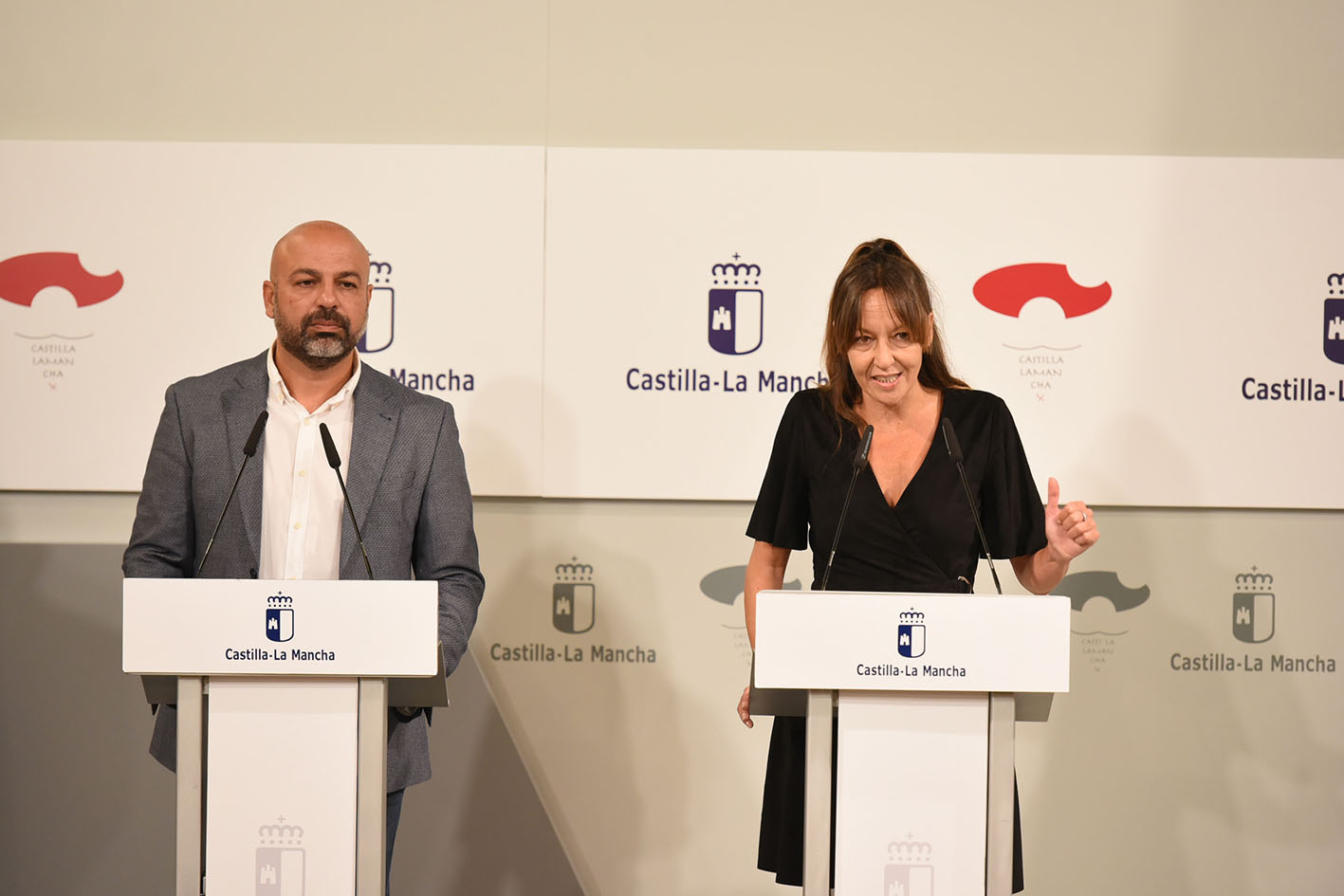 En la foto, José García Molina e Inmaculada Herranz, que forman parte del gobierno de CLM