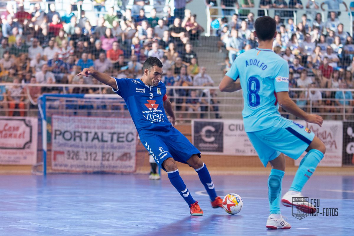 Joan Linares en su partido homenaje