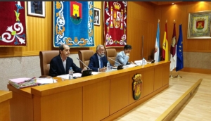 Pleno en el que se ha aprobado la prohibición de instalar una granja porcina a menos de ocho kilómetros de un núcleo urbano