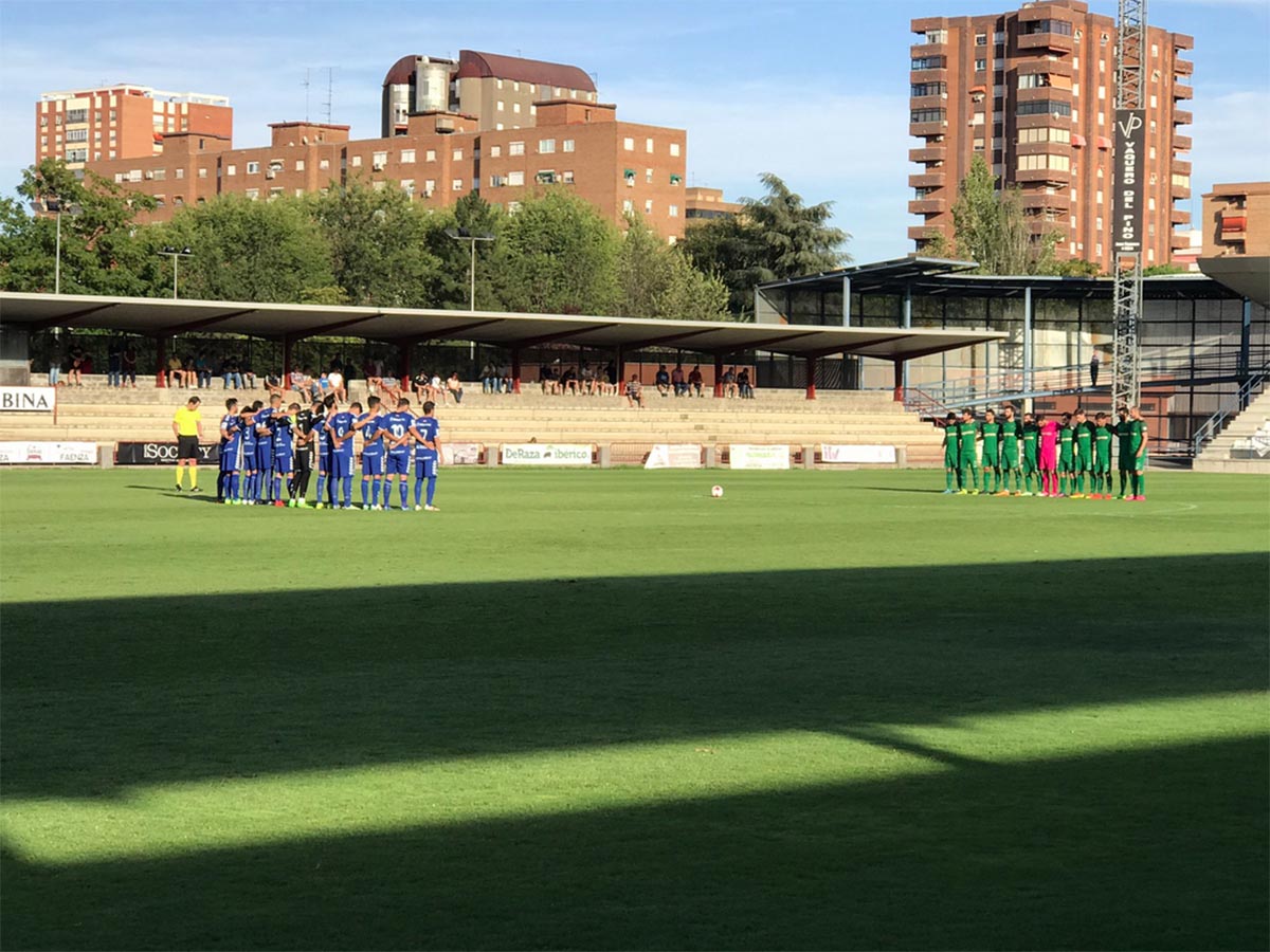 Minuto de silencio en el partido del Talavera en memoria de Diego Mateos Zarra y de María Isabel de Castro